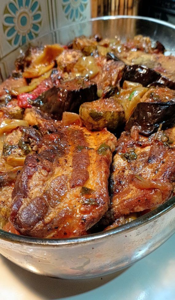 Μπριάμ με χοιρινές πανσέτες στο πυρέξ