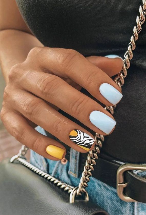 Νύχια Αυγούστου 2025: Ιδέες για Summer Manicure στις διακοπές με σχέδια για κάθε ηλικία