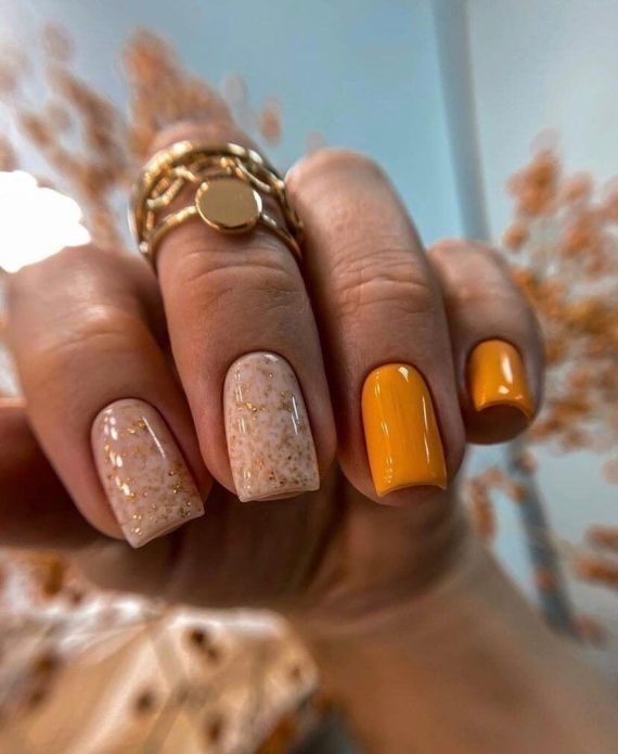 Νύχια Αυγούστου 2025: Ιδέες για Summer Manicure στις διακοπές με σχέδια για κάθε ηλικία