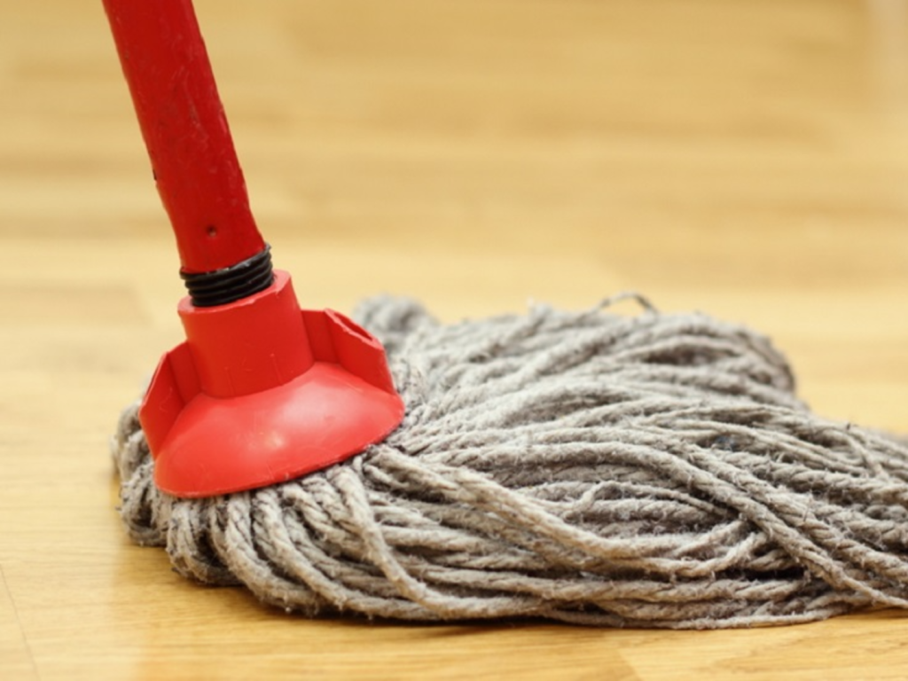 Οργάνωση σπιτιού πριν τις διακοπές: Hacks για να γυρίσεις και να μην χρειάζεται το σπίτι γενική καθαριότητα