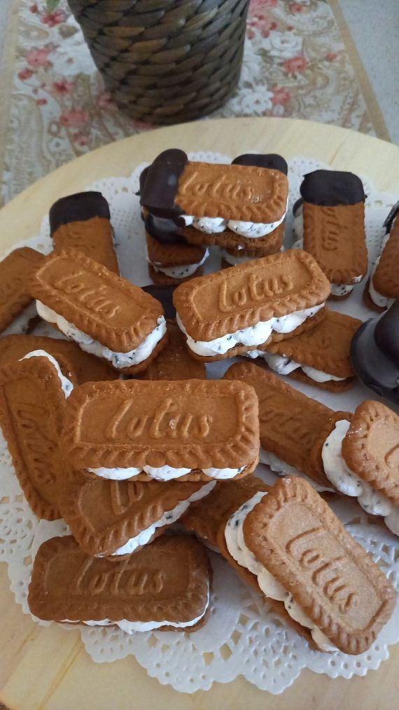 Παγωτίνια με μπισκότα Biscoff