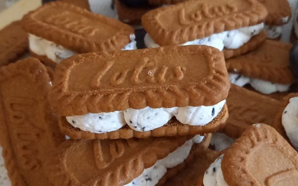 Παγωτίνια με μπισκότα Biscoff