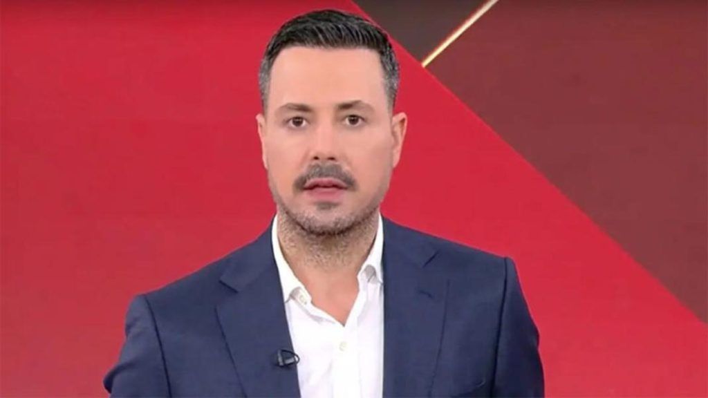 Πατέρας για 4η φορά έγινε ο Πέτρος Κουσουλός - Η φωτογραφία από το μιαύτηριο