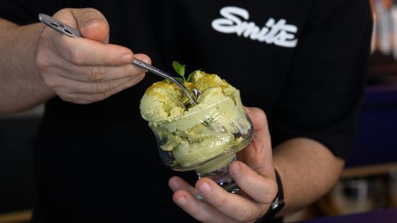 Πρωτεϊνούχο παγωτό φιστίκι χωρίς ζαχαρούχο γάλα και κρέμα γάλακτος