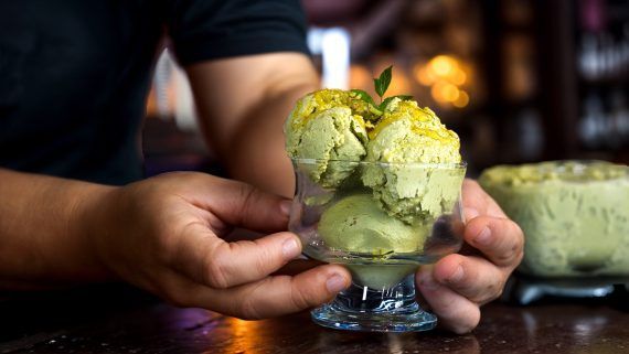 Πρωτεϊνούχο παγωτό φιστίκι χωρίς ζαχαρούχο γάλα και κρέμα γάλακτος