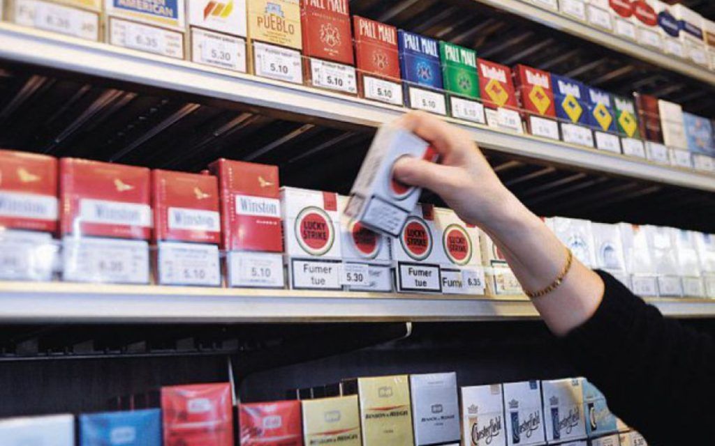 Ψηφίστηκε το Νομοσχέδιο του Υπ. Υγείας: Με ταυτότητα η αγορά αλκοόλ και τσιγάρων