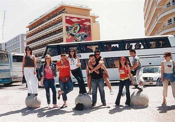 Σχολικές τσάντες PAXOS και Ημισκούμπρια στα walkman - Όλες οι αναμνήσεις από όσους ήταν παιδιά στα 90's