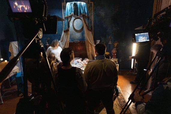 Τα φαντάσματα : Η Υπόθεση της σειράς και οι πρώτες φωτογραφίες από τα backstage