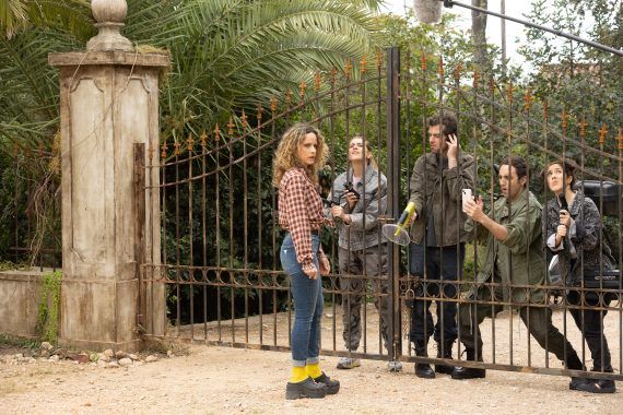 Τα φαντάσματα : Η Υπόθεση της σειράς και οι πρώτες φωτογραφίες από τα backstage