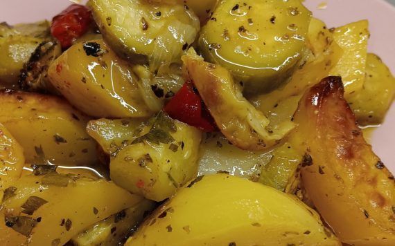 Το μεσημεριανό του Καλοκαιριού: Τουρλού με κουρκουμά