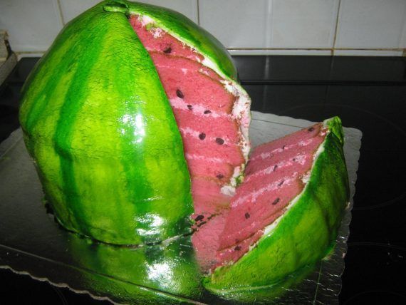 Τούρτα καρπούζι με ζαχαρόπαστα