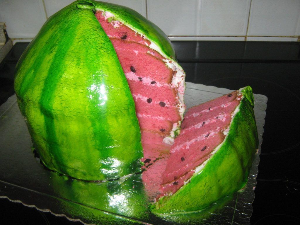 Τούρτα καρπούζι με ζαχαρόπαστα