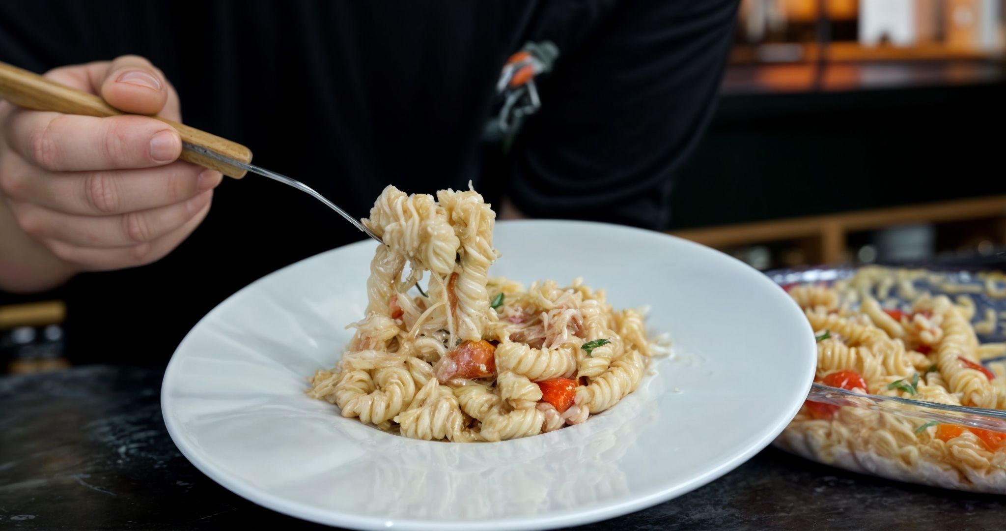 Βίδες με σολομό και ντοματίνια - Η μακαρονάδα του Καλοκαιριού