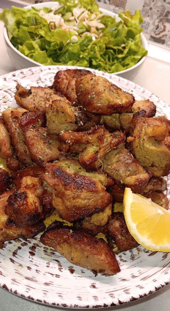 Ζουμερή χοιρινή τηγανιά για το Κυριακάτικο τραπέζι