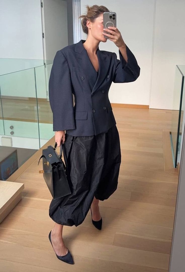 μαύρο-balloon pant-με-ανδρόγυνο-σακάκι-