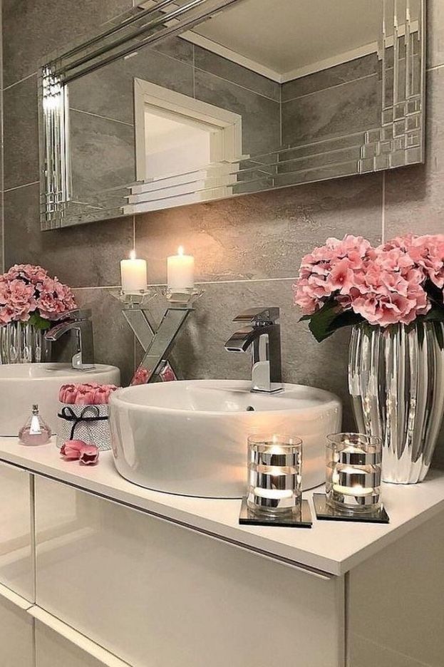 silver-κηροπήγια-στο-μπάνιο-και-βάζα-για-λουλούδια-