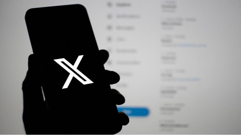 διαγραφή-Χ-social media- διαγραφή-Χ-social media-