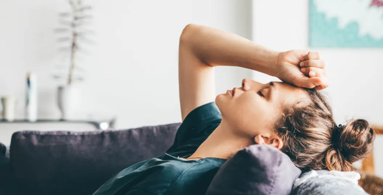 Ο αδερφός μου παράτησε γυναίκα και παιδί στους πέντε δρόμους και η μάνα μου τον υποστηρίζει