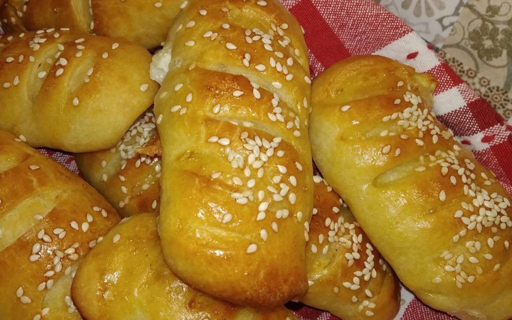 τυρόψωμα-με-σουσάμι-