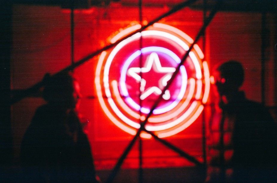 Ανάδρομος Ερμής στον Λέοντα - Σε ποια ζώδια θα χαμογελάσει η τύχη στον ερωτικό τομέα