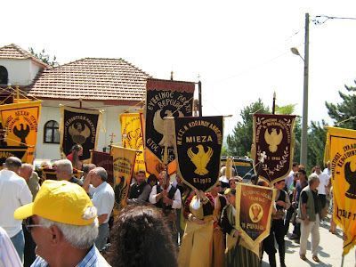 Τα έθιμα της Παναγίας σε όλη την Ελλάδα - Από τους Επιτάφιους στα ξακουστά πανηγύρια