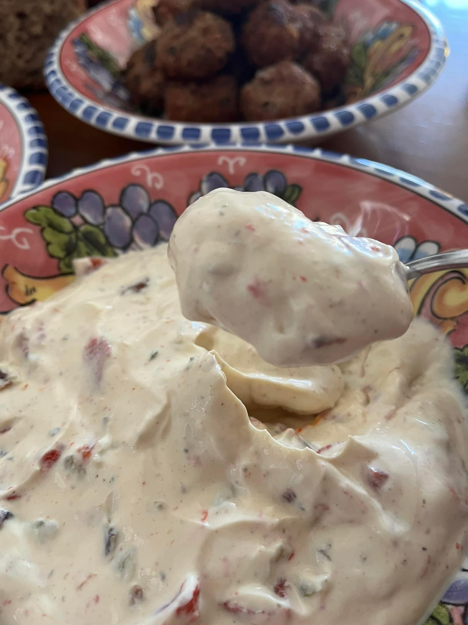 Δεκαπενταύγουστος 2025: Συνοδευτικά που δεν πρέπει να λείπουν από κανένα τραπέζι