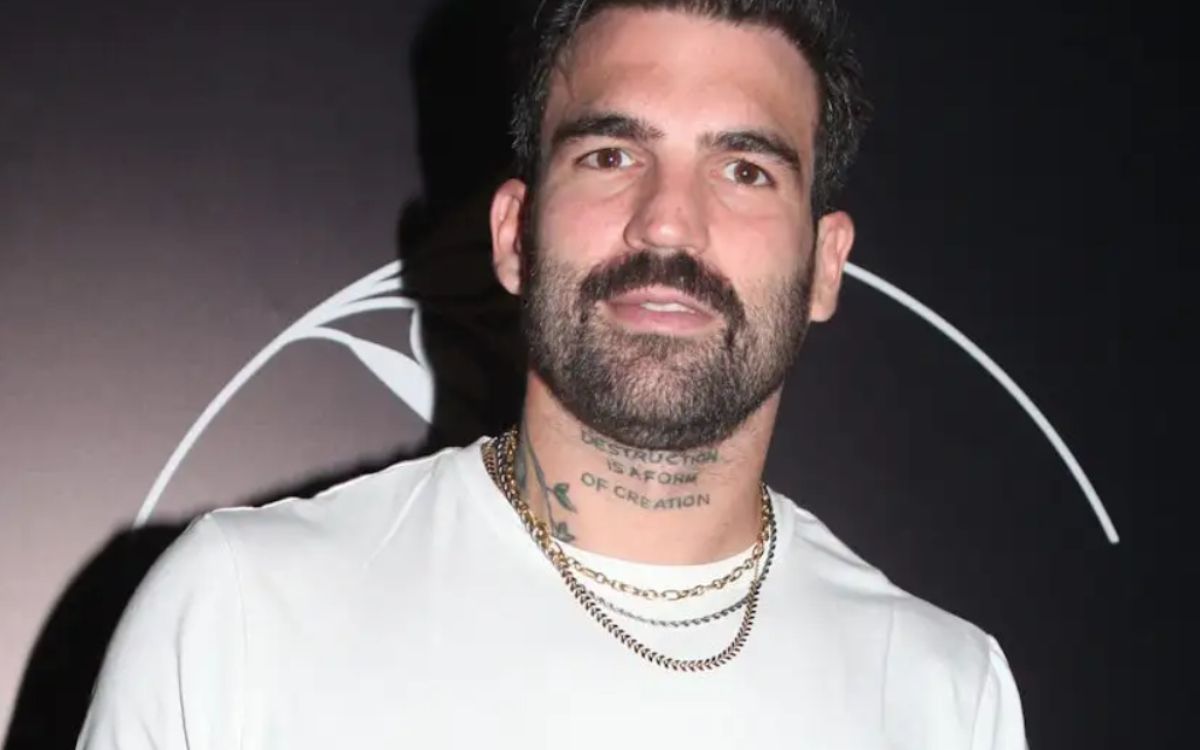 Δεν είναι πλακά - Ο Δημήτρης Αλέξανδρου ανοίγει Studio νυχιών