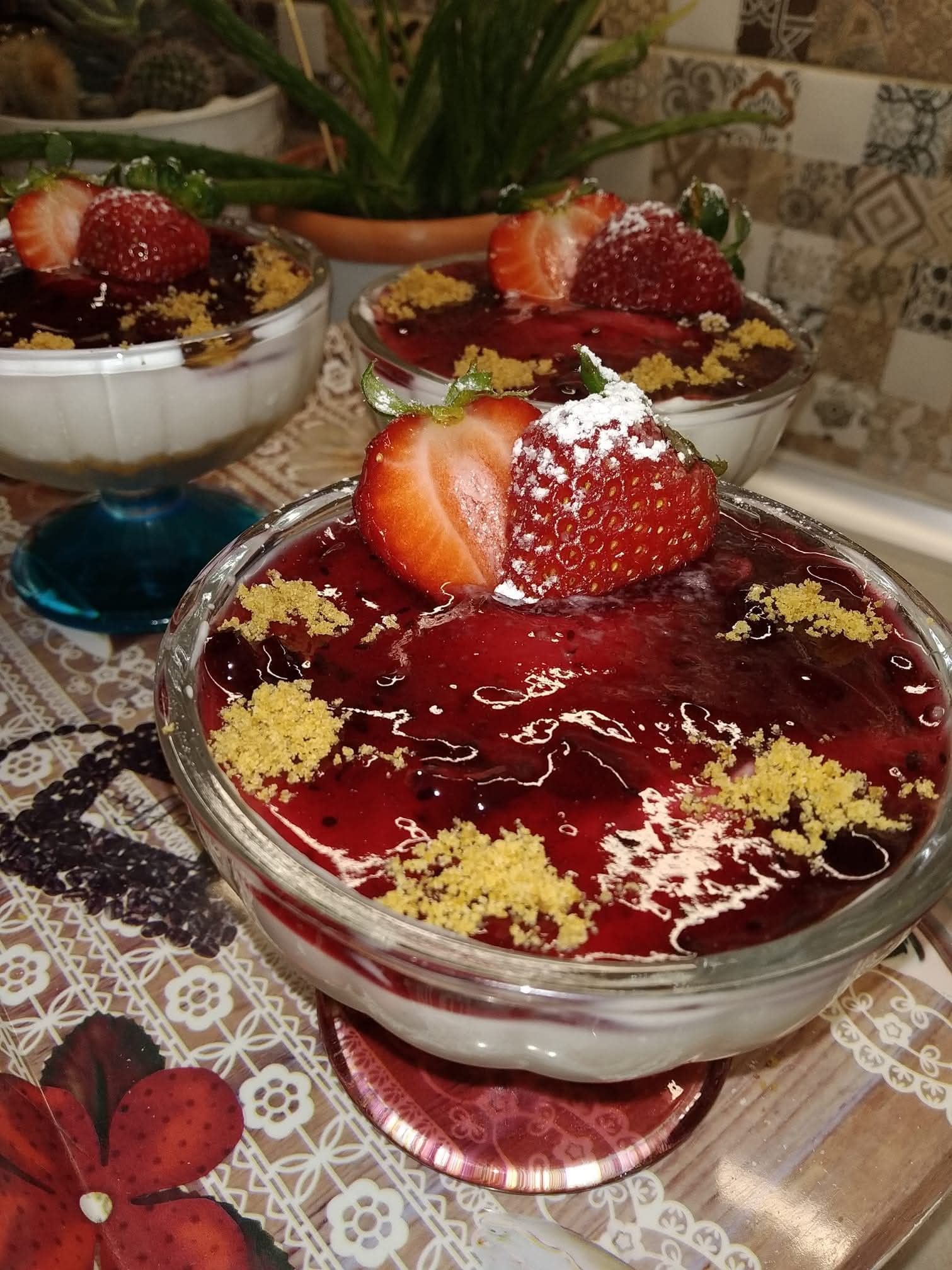 Δροσερά cheesecake στο ποτήρι για τον Δεκαπενταύγουστο