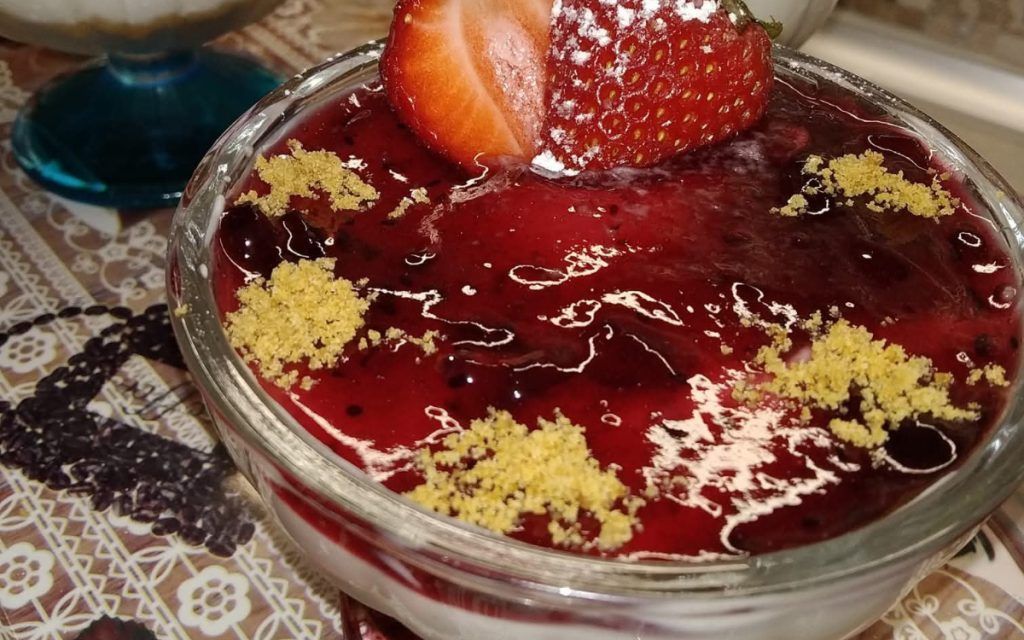 Δροσερά cheesecake στο ποτήρι για τον Δεκαπενταύγουστο