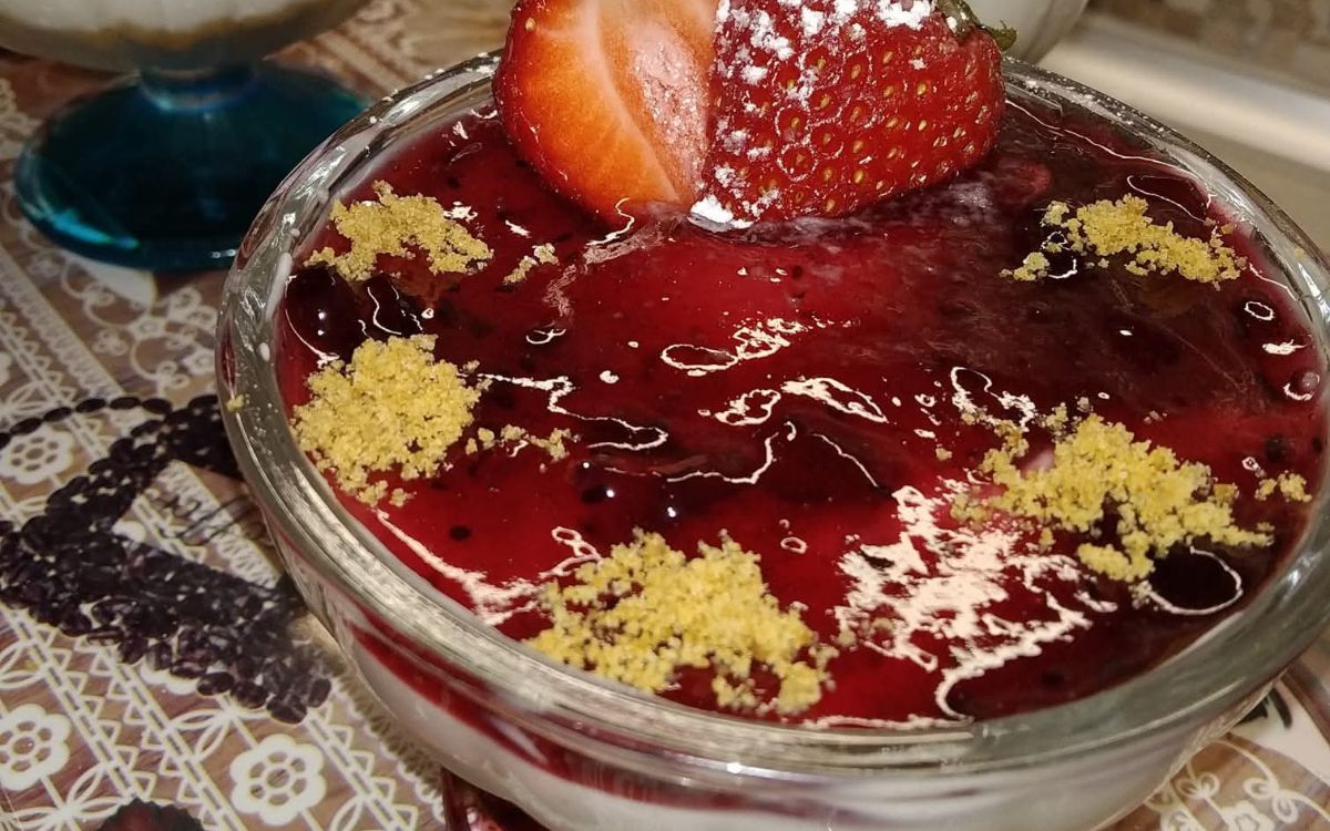 Δροσερά cheesecake στο ποτήρι για τον Δεκαπενταύγουστο