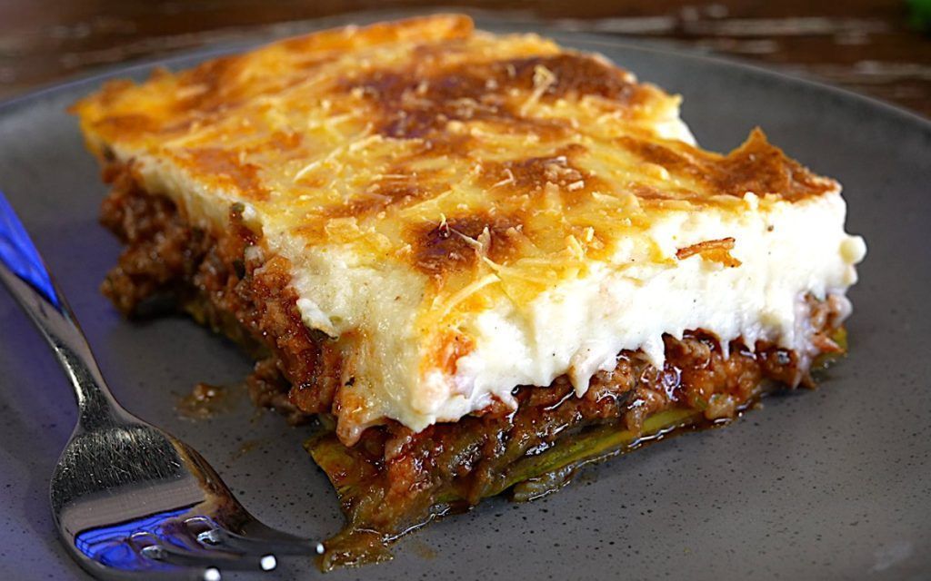 Εύκολος μουσακάς με την παραδοσιακή συνταγή της γιαγιάς