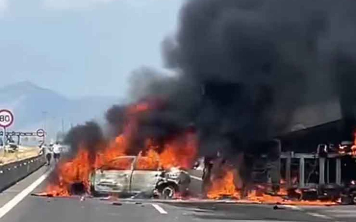 Εγνατία Οδός: Καρέ καρέ η στιγμή του σφοδρού τροχαίου- Στο μπροστινό αμάξι ήταν τα παιδιά & τα εγγόνια των θυμάτων (Βίντεο)