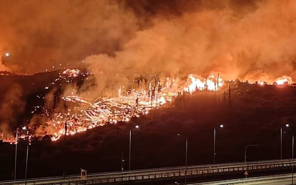 Φωτιά Πάτρα : Νέο μήνυμα 112 - Εκκενώστε Άνω και Κάτω Συχαινά και Ανθούπολη