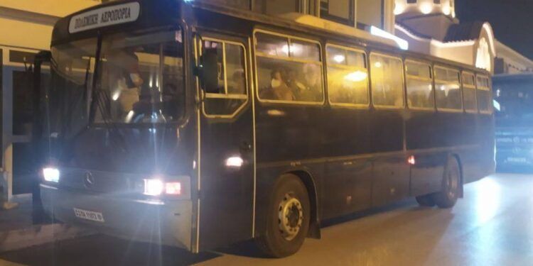 Φωτιά Πάτρα : Συγκλονιστικό βίντεο από την εκκένωση της Κάτω Αχαΐας με λεωφορεία της Πολεμικής Αεροπορίας