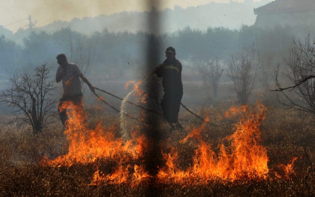 Φωτιά τώρα στην Αιδηψό