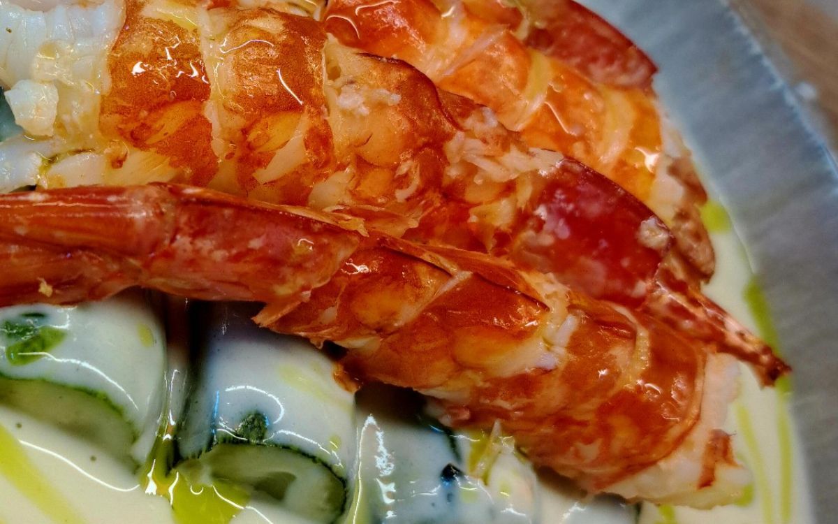 γαρίδες-με-κολοκυθάκια-και-λευκή σάλτσα-