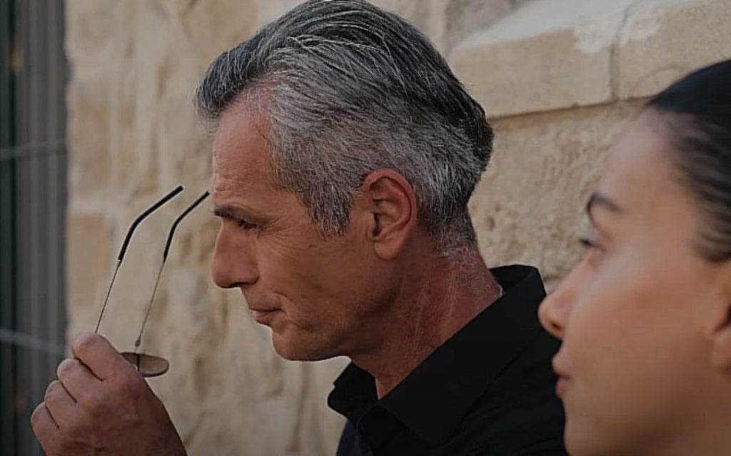 Η Γη της Ελιάς: Ο Αντώνης χάνει τις αισθήσεις του μπροστά στο φρικτό θέαμα