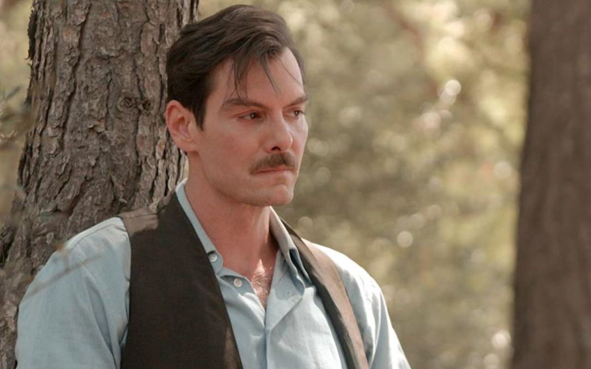 Grand Hotel: Ο Πέτρος αφήνει μόνες και ανυπεράσπιστες τις γυναίκες της ζωής του