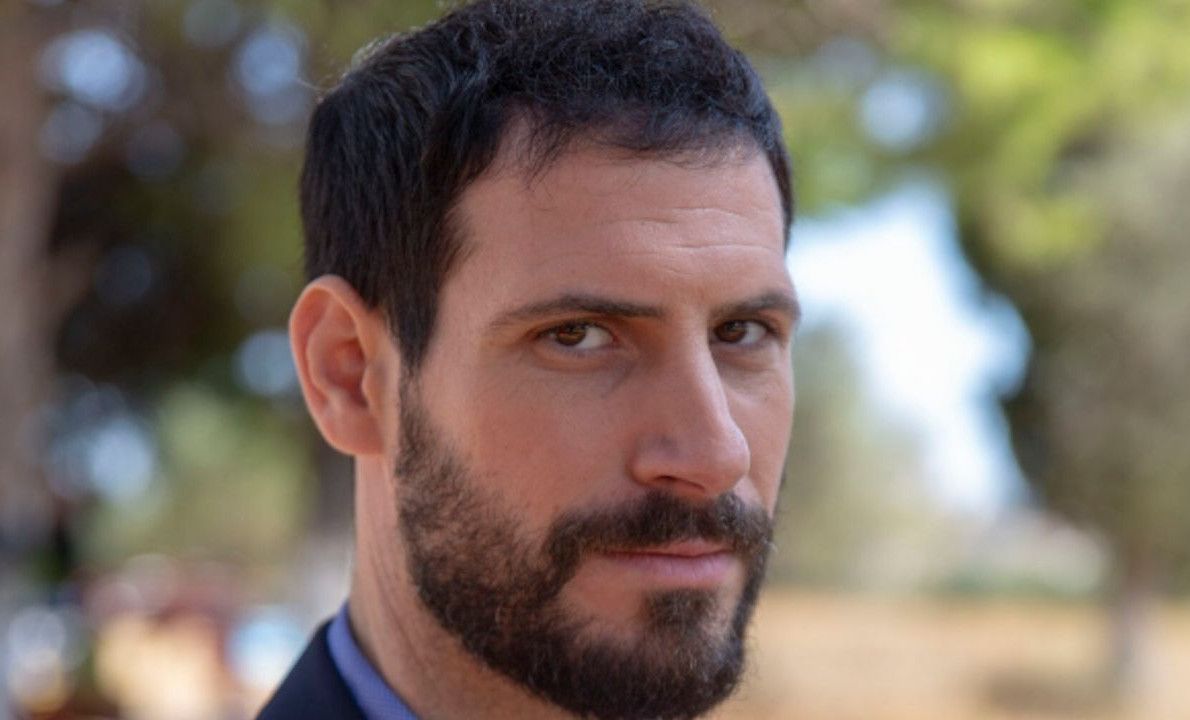 Ηλέκτρα: Ο Νικόλας παίρνει χάπια και κάνει απόπειρα αυτοκτονίας