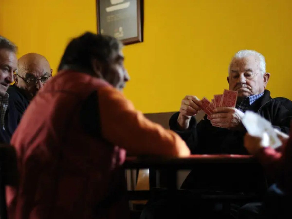 Ισπανία: Ολόκληρο χωριό κέρδισε το λαχείο εκτός από έναν Έλληνα κάτοικο ονόματι Κωστής Μητσοτάκης