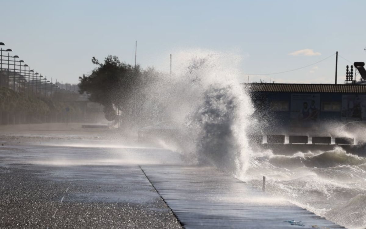 Καιρός: Μέχρι και 7 μποφόρ θα σημειωθούν στις πυρόπληκτες περιοχές- Πότε θα αρχίσουν να υποχωρούν οι θυελλώδεις ανέμους