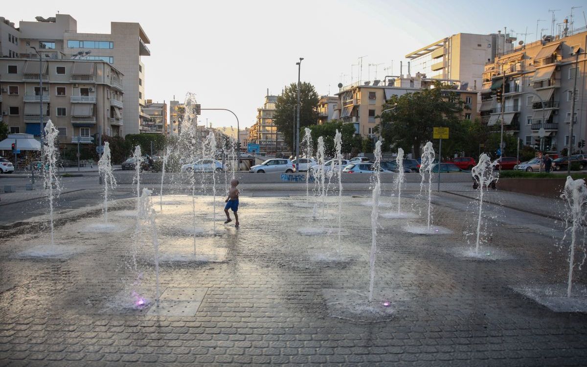 Καιρός: Καύσωνας με 40αρια θα μας «κάψει» - Οι περιοχές που θα έχουν βροχές και καταιγίδες