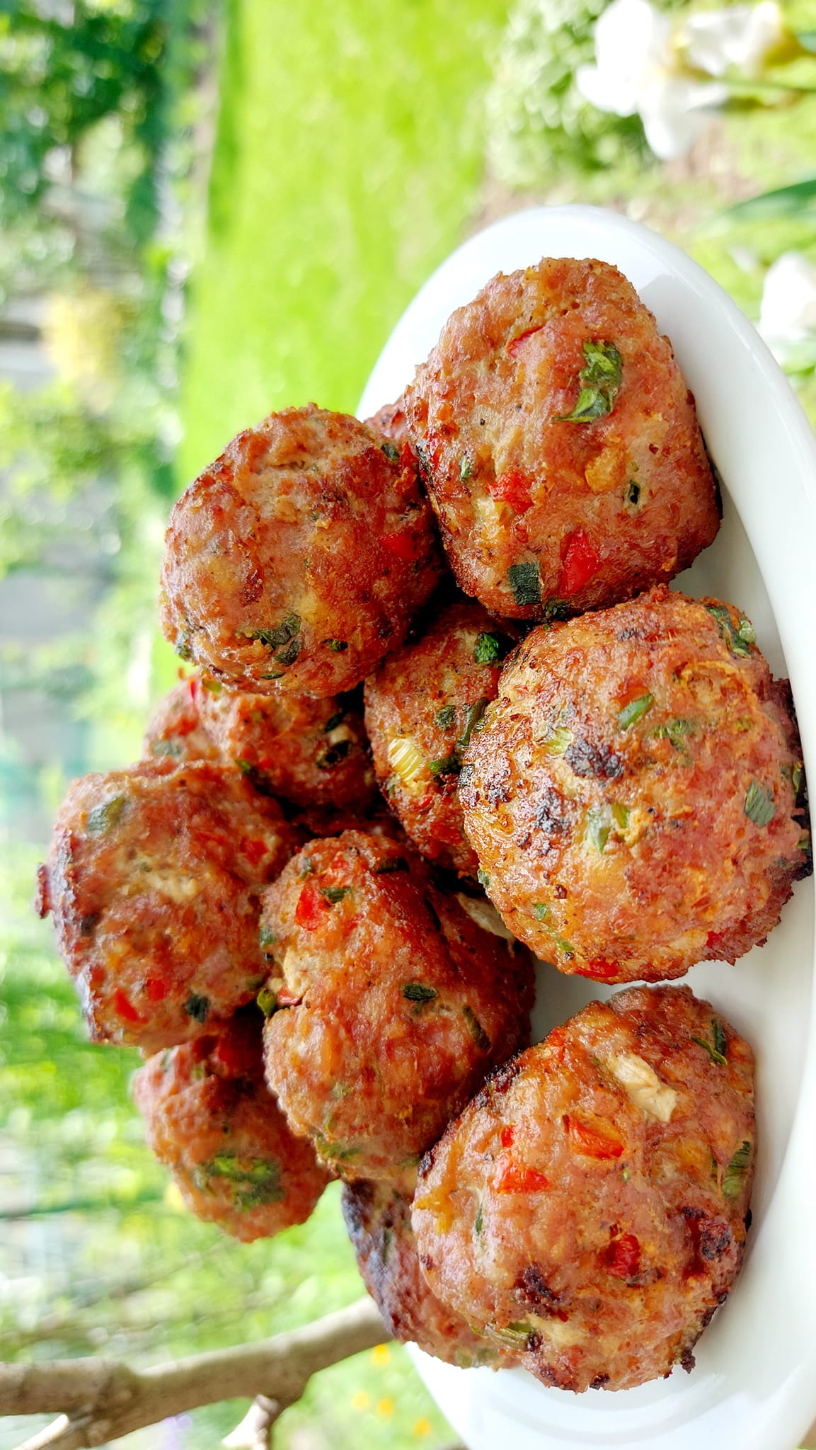 κεφτεδάκια-στο-πιάτο- κεφτεδάκια-στο-πιάτο-