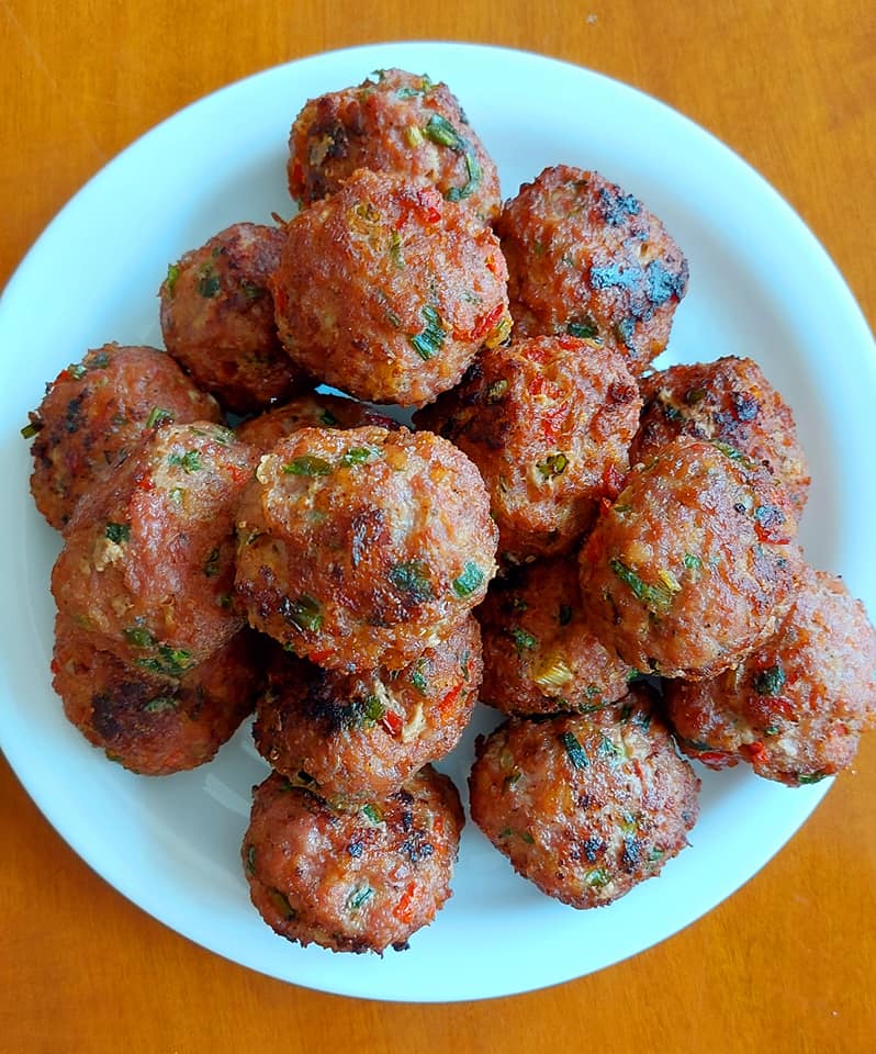 κεφτεδάκια-στο-πιάτο- κεφτεδάκια-στο-πιάτο-