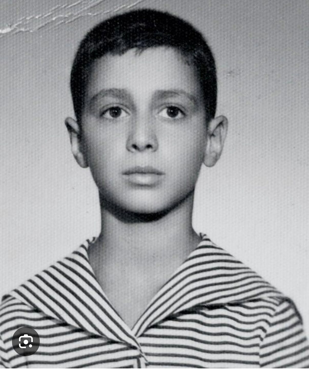 Λάκης Γαβαλάς: Η φωτογραφία του από όταν ήταν παιδί - Πραγματικά αγνώριστος