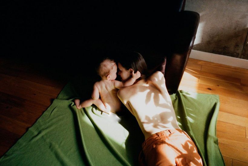 μαμά-μωρό- μαμά-μωρό-