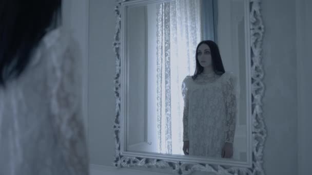 Με ποιον τρόπο ο καθρέφτης προσκαλεί ανεπιθύμητα πνεύματα στο σπίτι - Άλλαξε του θέση άμεσα