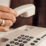 Μεγάλη προσοχή στις τηλεφωνικές απάτες - Με το AI οι απατεώνες αντιγράφουν τη φωνή συγγενών