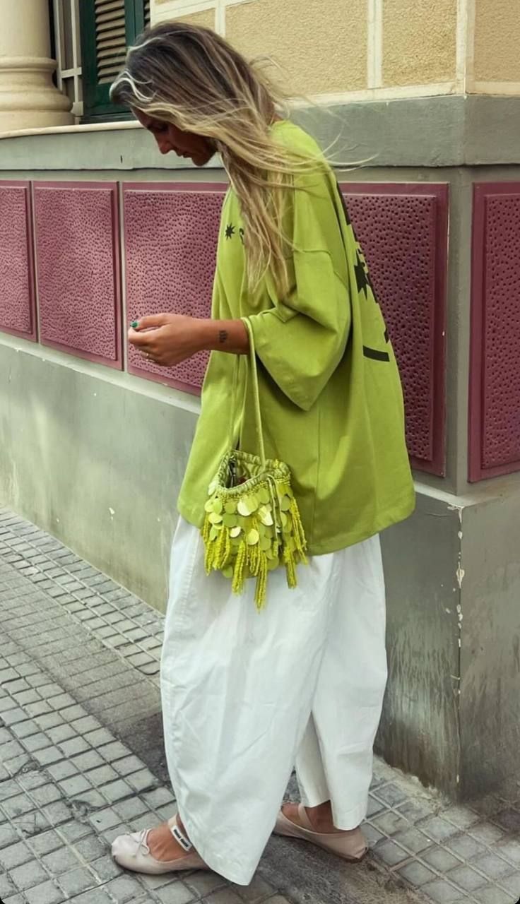 πράσινη-μπλούζα-με-παντελόνι-