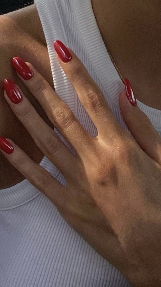 Νύχια Φθινόπωρο / Χειμώνας 2025 – 2026: Οι 10 Κορυφαίες Τάσεις της σεζόν σε Σχέδια και Χρώματα